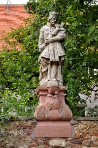 Eddersheim, Propsteihof, Skulptur