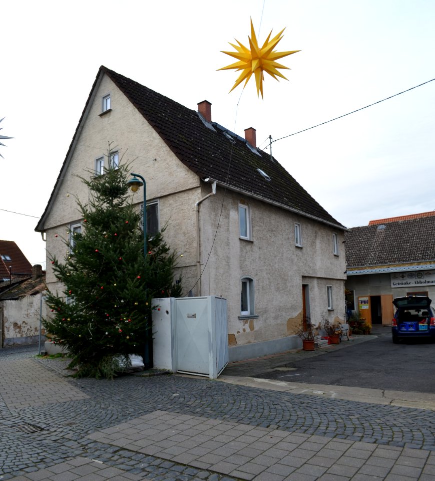 Eddersheim, Kreuzstraße 8