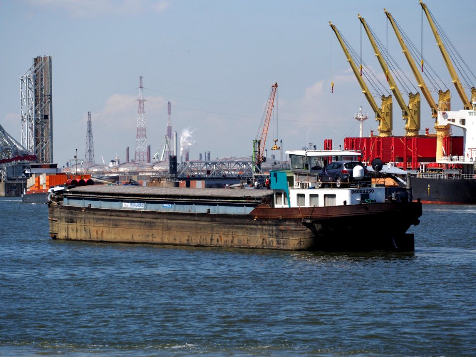EDELWEISS - ENI 06002250, Port of Antwerp, pic3