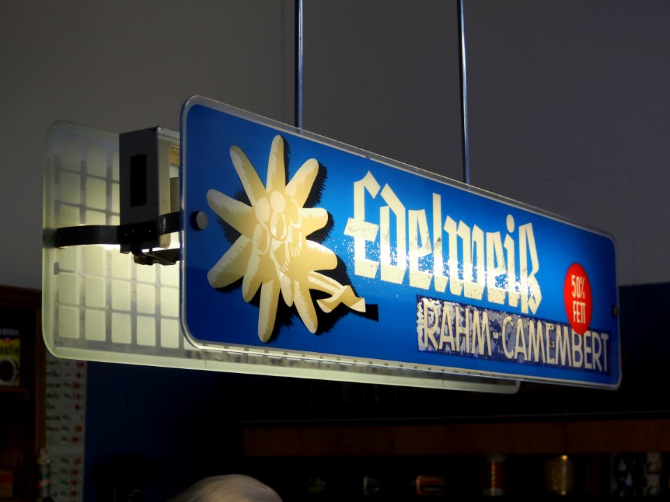 Edelweiss rahm-camembert, luminous advertising sign, Auto & Uhrenwelt Schramberg, pic1