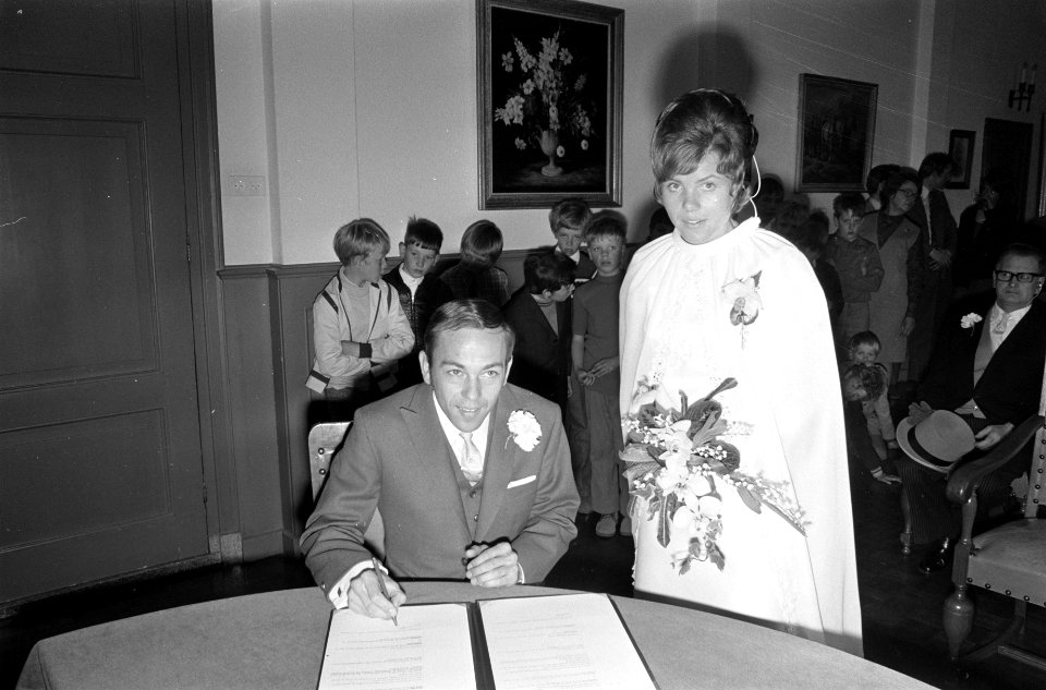 Eddie Verheyen getrouwd met Rieneke Demming Eddie Verheyen en Rieneke Demming , Bestanddeelnr 925-4825