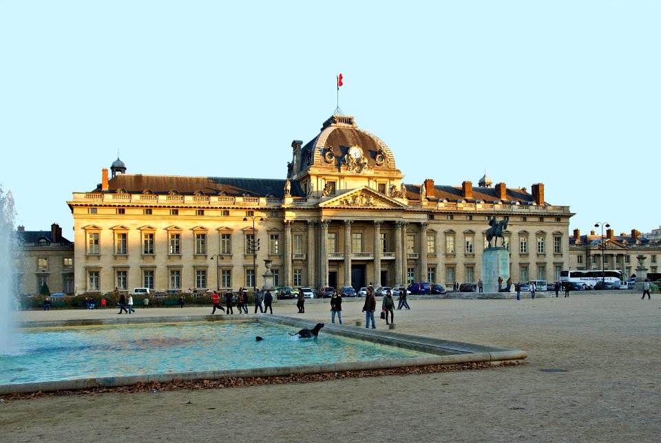 Ecole militaire soir 1
