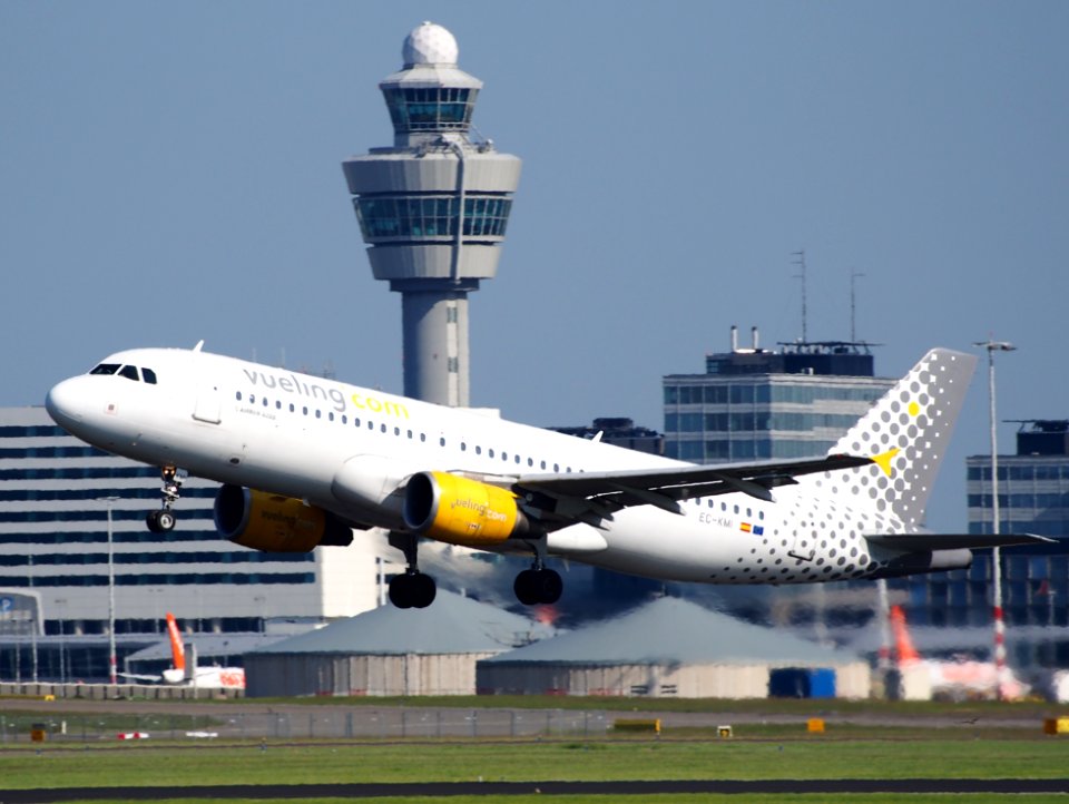 EC-KMI Vueling Airbus A320-216 - cn 3400 take-off at Schiphol (AMS - EHAM), The Netherlands, 16may2014, pic-1