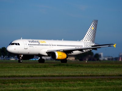 EC-LRA Vueling Airbus A320-232 takeoff from Schiphol (AMS - EHAM), The Netherlands, 11june2014, pic-1 photo