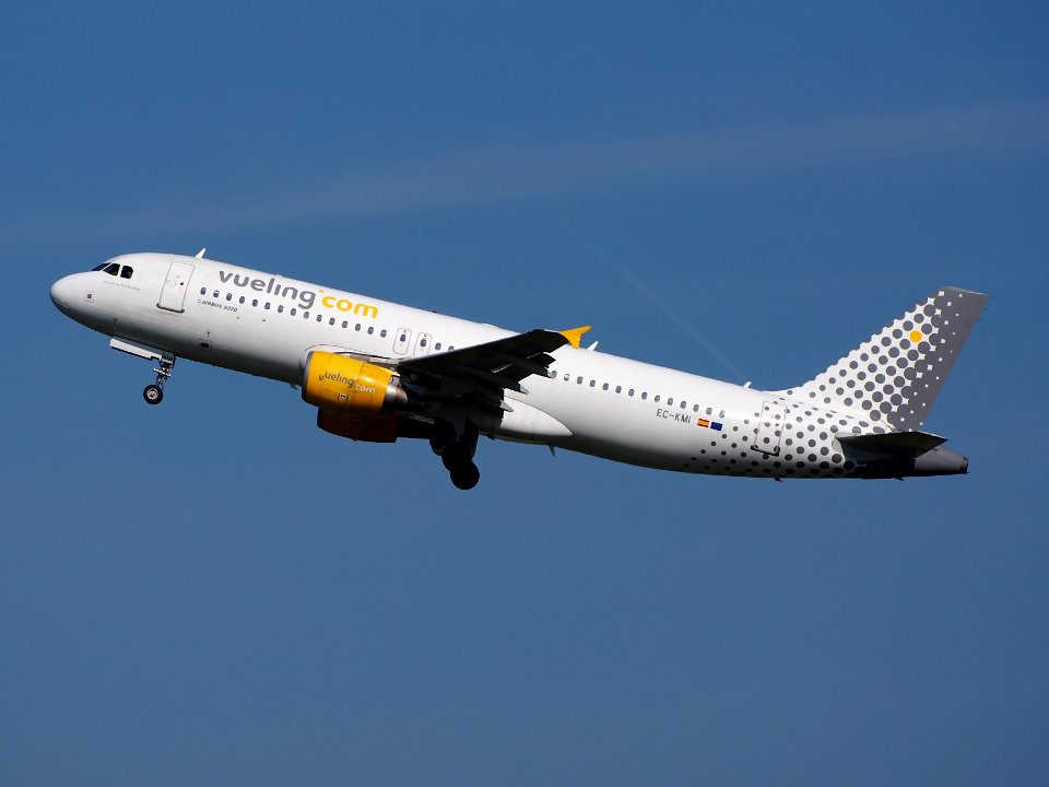 EC-KMI Vueling Airbus A320-216 - cn 3400 take-off at Schiphol (AMS - EHAM), The Netherlands, 16may2014, pic-2