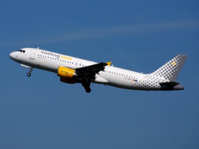EC-KMI Vueling Airbus A320-216 - cn 3400 take-off at Schiphol (AMS - EHAM), The Netherlands, 16may2014, pic-2 photo