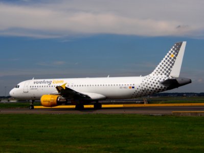 EC-HQJ Airbus A320-214 Iberia taxiing at Schiphol (AMS - EHAM), The Netherlands, 18may2014, pic-4