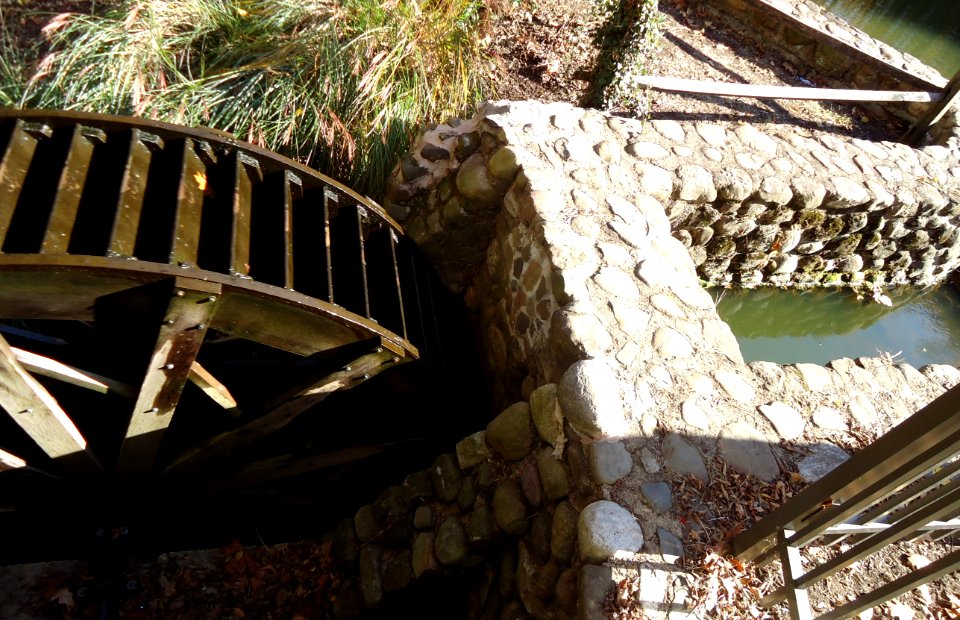 Echo Lake park NJ waterwheel close-up view