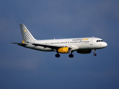 EC-LQZ, landing at Schiphol (AMS - EHAM), The Netherlands, pic1