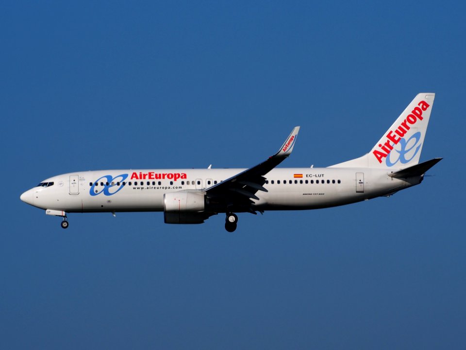 EC-LUT Air Europa Boeing 737-85P(WL), landing at Schiphol (AMS - EHAM), Netherlands, pic3