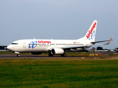 EC-LPQ Air Europa Boeing 737-85P(WL) - cn 35496, taxiing 22july2013 pic-002