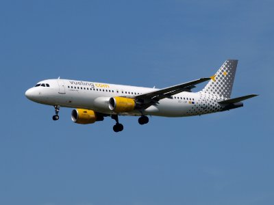 EC-LOP Vueling Airbus A320-214 - cn 4937 pic3