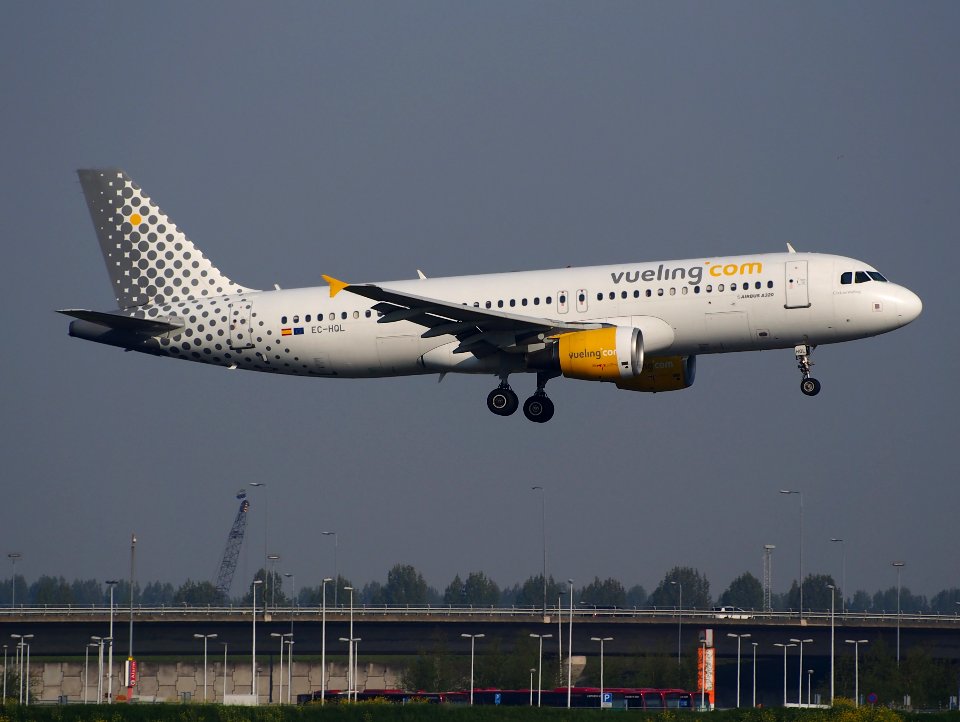 EC-HQL landing at Schiphol (AMS - EHAM), The Netherlands, pic2