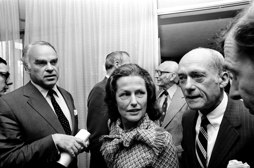 Echtgenote van de Amerikaanse ambassadeur, Bestanddeelnr 927-9434