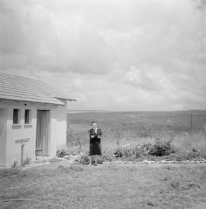 Echtgenote Hilde in de Kibboets Gal Ed, Bestanddeelnr 255-4967