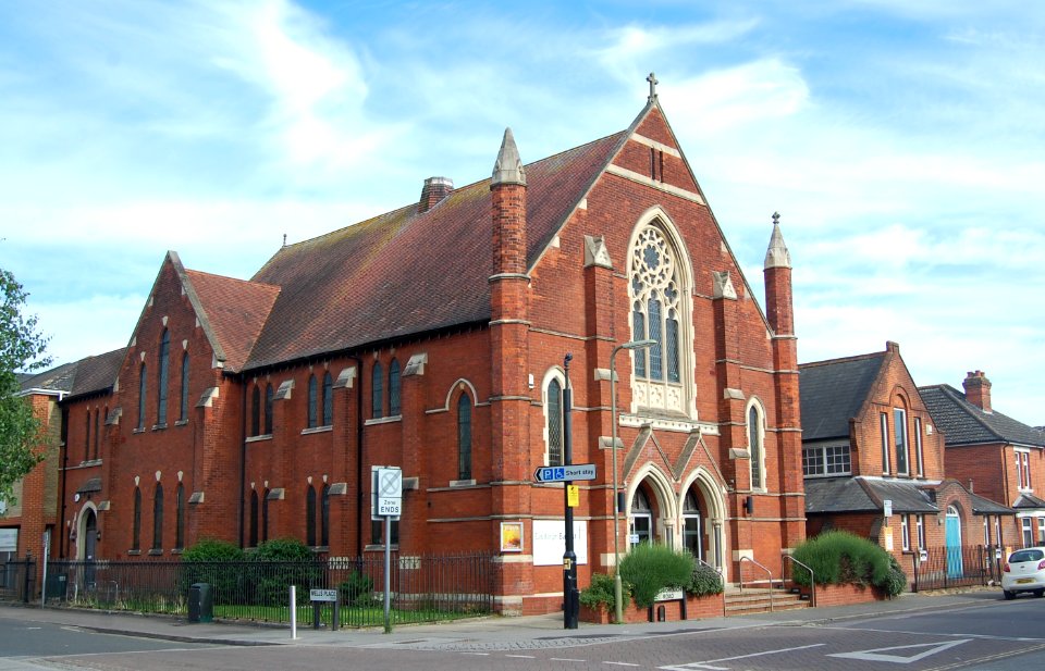 Eastleigh Baptist Church, Desborough Road, Eastleigh (June 2019) (4)
