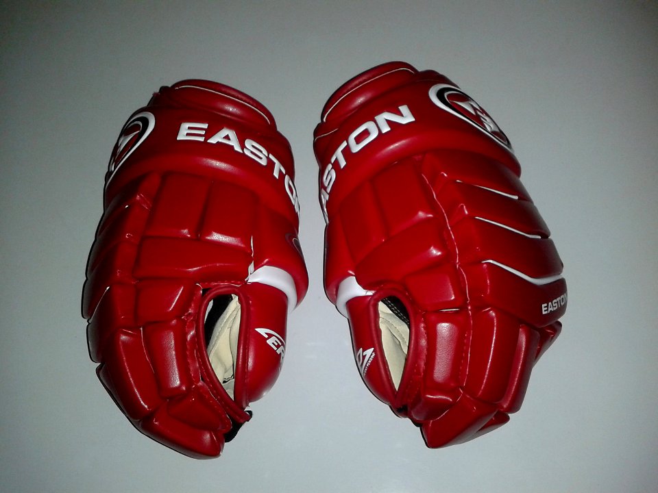 Easton hockey gloves