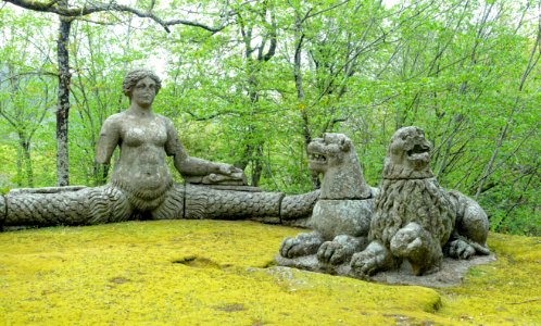 Echidna and lions - Parco dei Mostri - Bomarzo, Italy - DSC02630