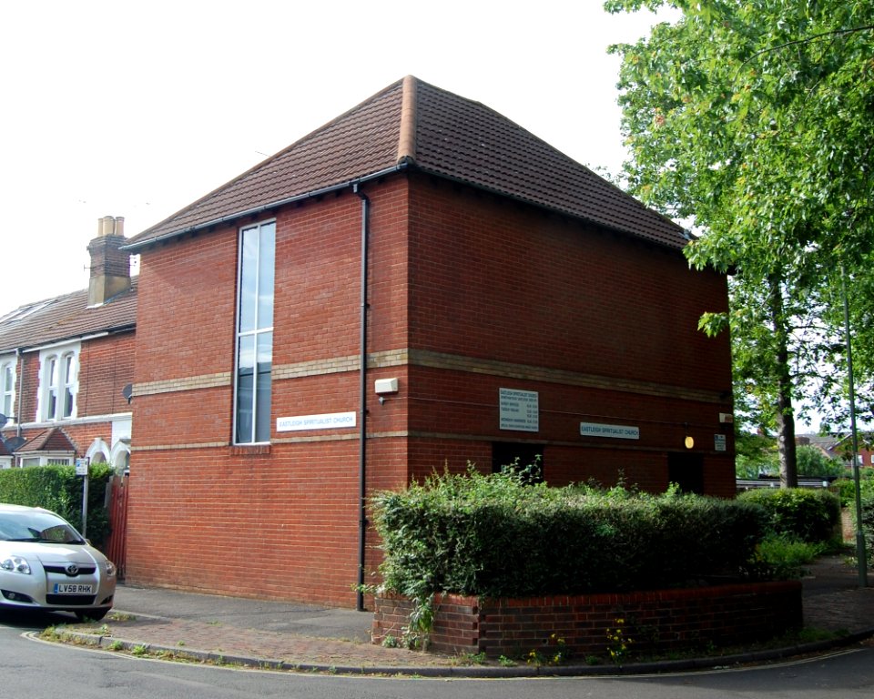 Eastleigh Spiritualist Church, Grantham Road, Eastleigh (June 2019) (1)