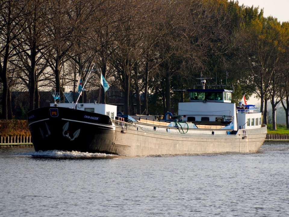 Eben-Haëzer (ENI 02005799) at the Amsterdam-Rhine Canal, pic1
