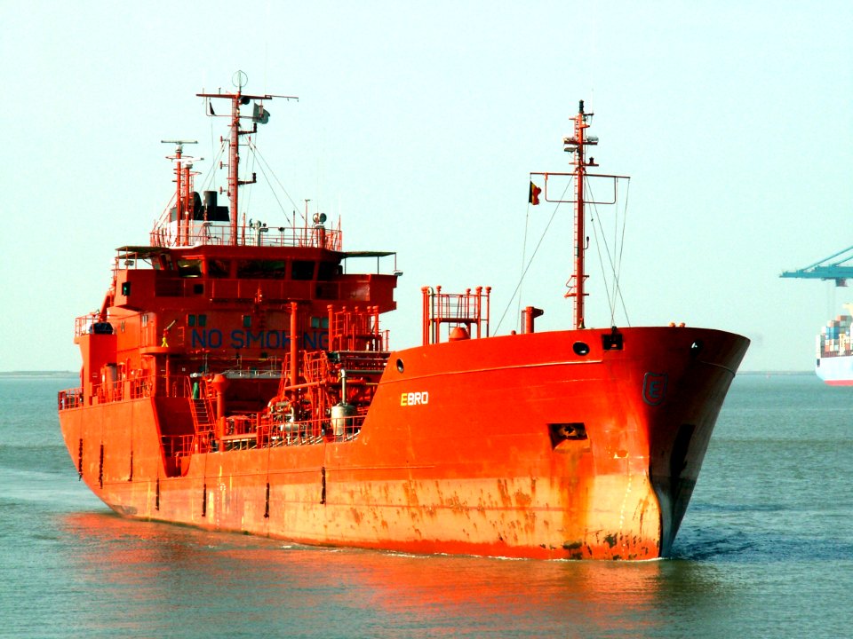 Ebro IMO 8513168, Berendrecht lock, Antwerp, Belgium 12-Oct-2005