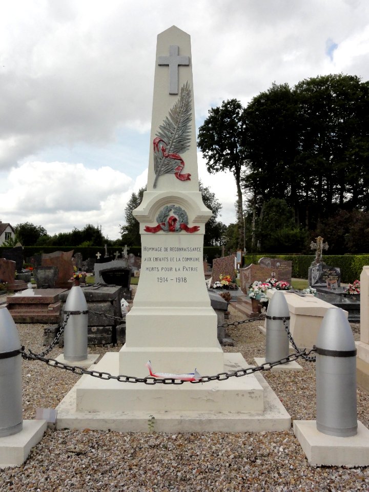Ectot-l'Auber (Seine-Mar.) monument aux morts