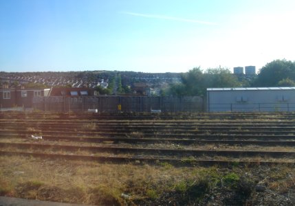 Eastward view from Northbound Train leaving Brighton (towards Stanford Avenue) (July 2009)