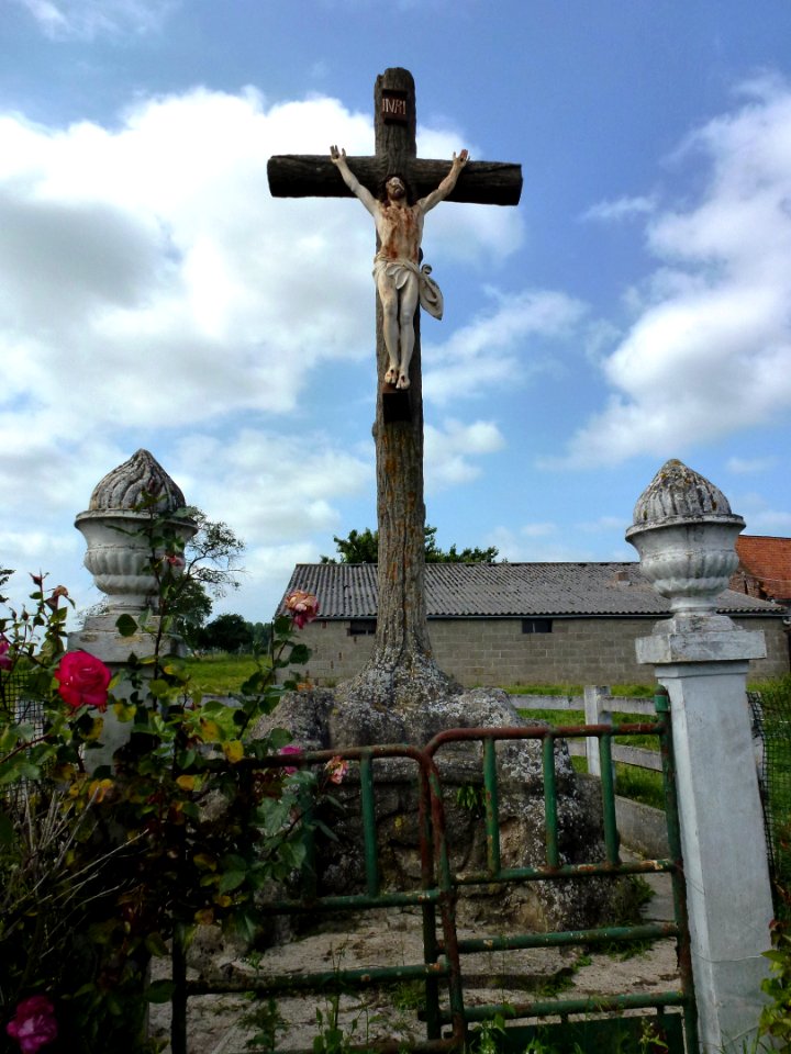 Ecquedecques (Pas-de-Calais, Fr) croix de chemin