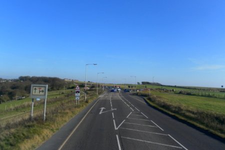 Eastward view along Warren Road, Race Hill, Brighton (October 2011)