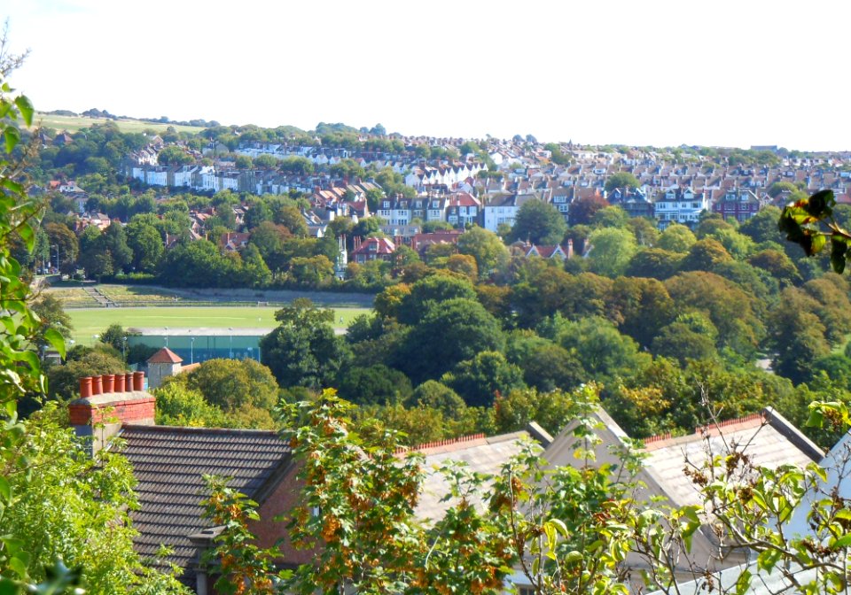 Eastward view towards Preston Park and Ditchling Road areas from Inwood Crescent, Prestonville, Brighton (August 2014) (1)