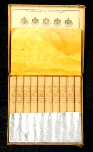Ed Laurens Le Khedive cigarettes green case inside pic2