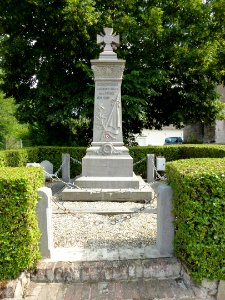 Ecquedecques (Pas-de-Calais, Fr) monument aux morts