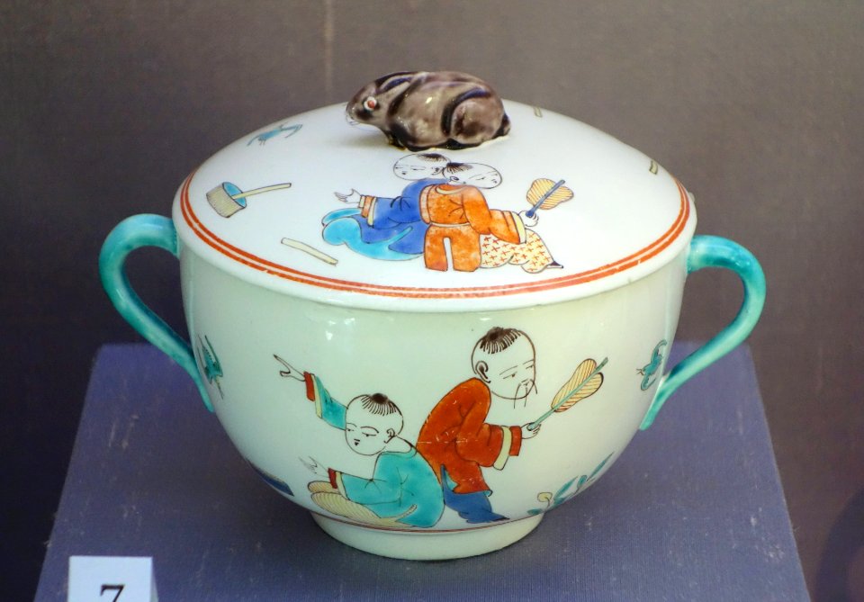 Ecuelle and saucer, Chinese figures (1 of 2), France, Chantilly, c. 1735-1740, soft-paste porcelain - California Palace of the Legion of Honor - DSC07669