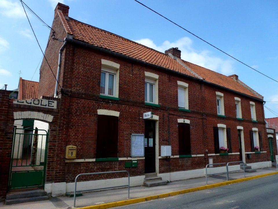 Ecquedecques (Pas-de-Calais, Fr) mairie - école
