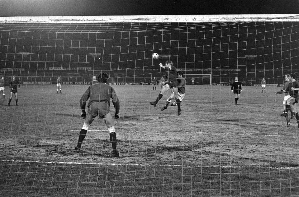 DWS tegen Glasgow Rangers 0-2 aanval Glasgow Rangers, spelmoment, Bestanddeelnr 922-0156