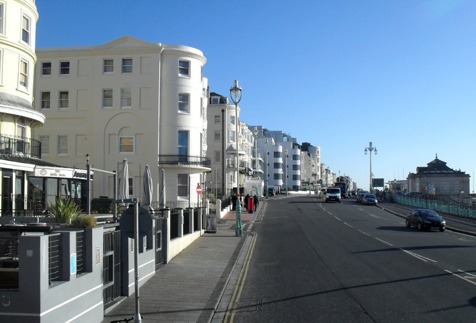 Eastward view along Marine Parade, Brighton (January 2010) (1)
