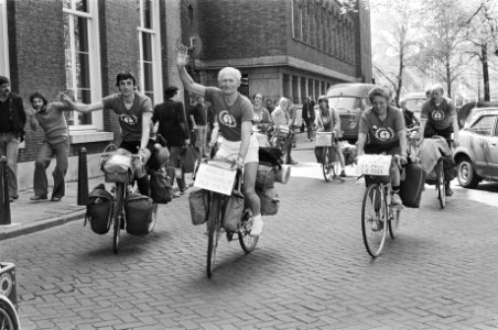 Ecologen-fietstocht Parijs naar Stockholm in Amsterdam, Bestanddeelnr 932-1522
