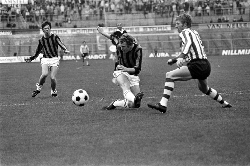 DWS tegen Sparta 0-2. Bonsink (DWS), Seemann (DWS) en Bentzon (Sparta) in aktie, Bestanddeelnr 922-9325