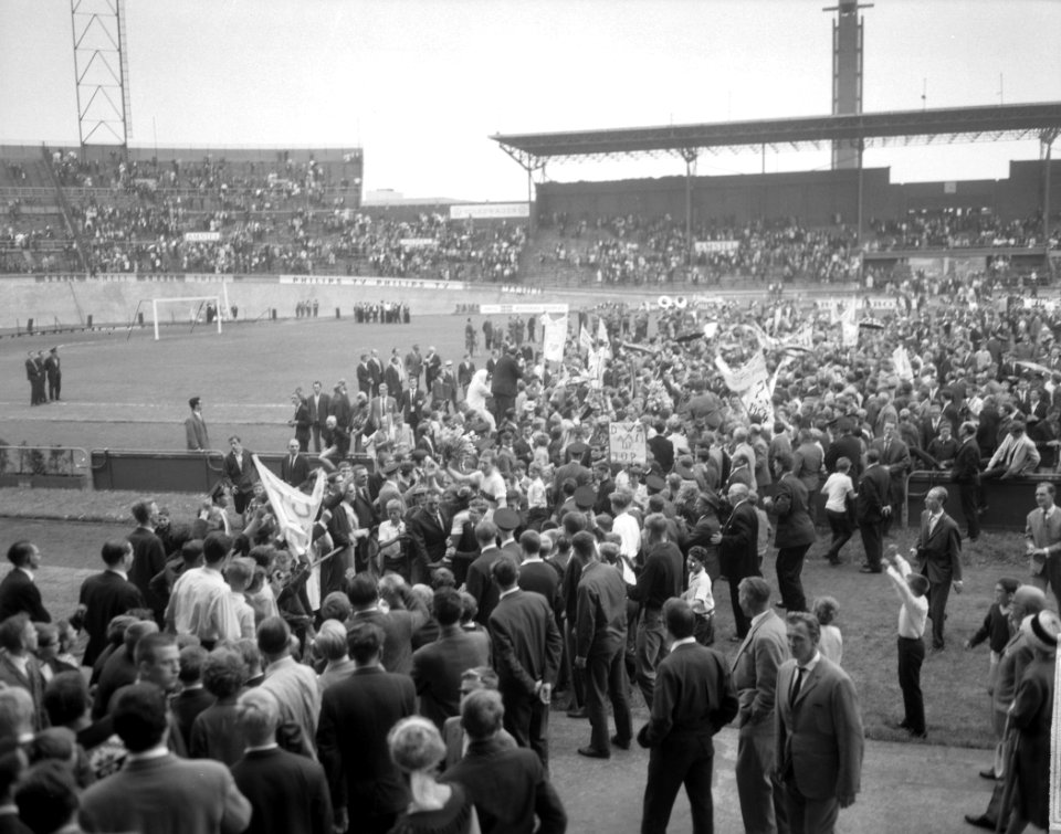 DWS tegen GVAV 3-1, DWS kampioen eredivisie, de huldiging, Bestanddeelnr 916-4430