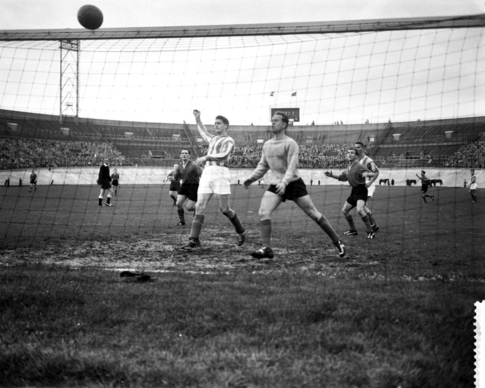 DWSA tegen HOAD 0-0, vlnr Vonhoff, Den Oude , Van de Meys , Onderstal, Hollan, Bestanddeelnr 911-6744