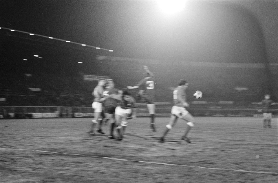 DWS tegen Glasgow Rangers 0-2 aanval DWS, spelmomenten, Bestanddeelnr 922-0154
