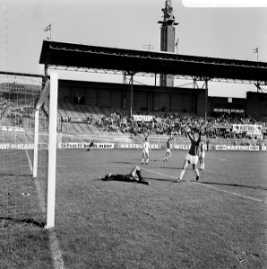 DWS tegen SVV 3-2. Tweede doelpunt DWS, Seemann juicht, Bestanddeelnr 922-8273