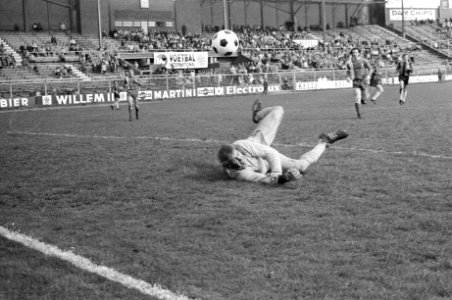DWS tegen Twente 1-1, doelman Schrijvers in actie, Bestanddeelnr 925-5037