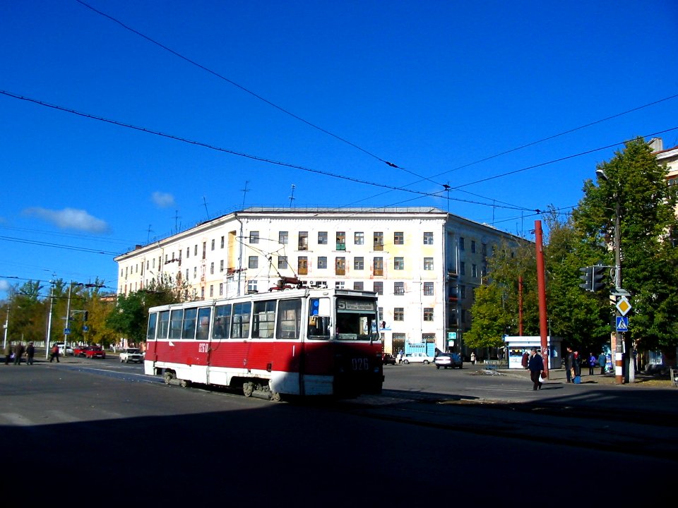 Dzerzinsk tram 026 20041002 031 prospekt Lenina