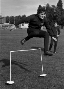 Dynamo Dresden traint op Ajax veld Amsterdam, Bestanddeelnr 924-9303 (cropped)