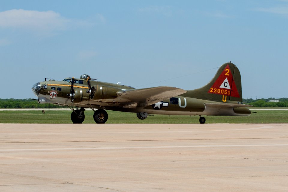 Dyess Air Force Base 2015 Air Show B-17 Taxi 3