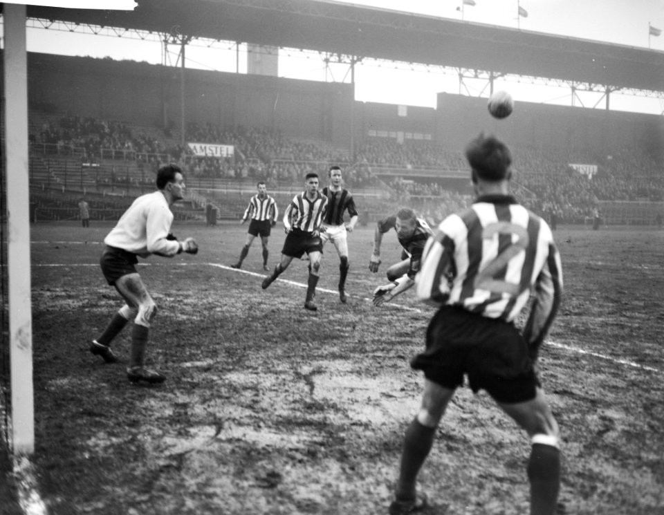 DWS tegen PSV 0-0, Bestanddeelnr 913-6250