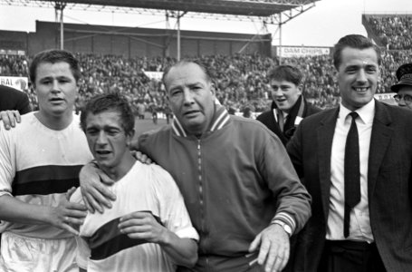 DWS tegen Feyenoord 2-0, spelers en trainer Talbot bij Frits Flinkevleugel, Bestanddeelnr 918-2616