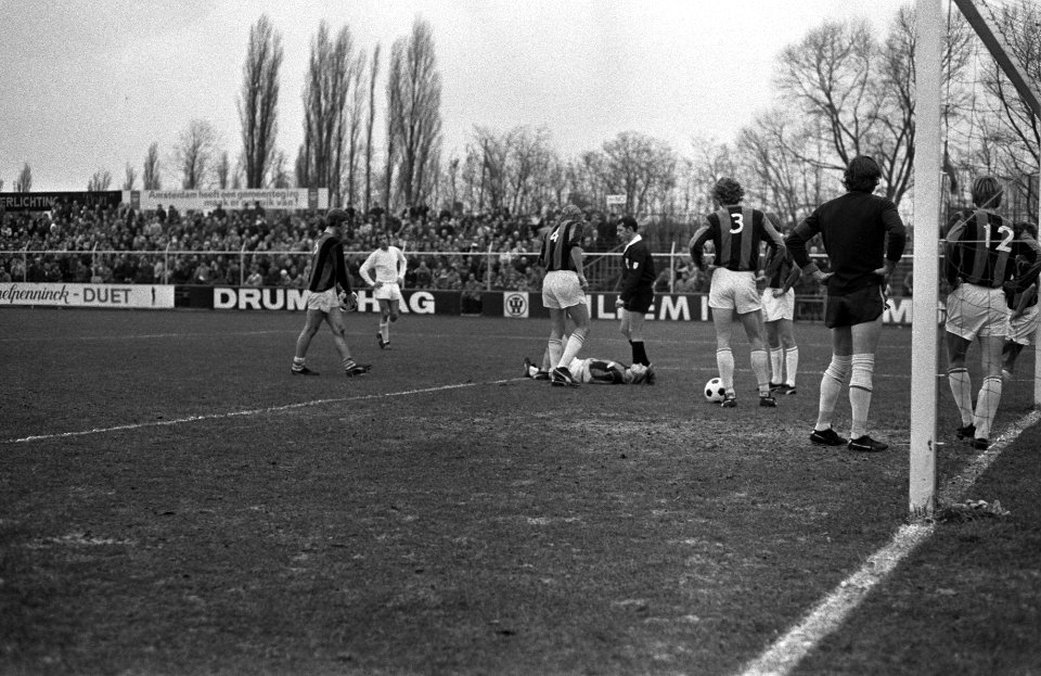 DWS tegen NEC 2-3, Bestanddeelnr 925-2322