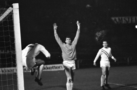 DWS tegen PSV 2-4, spelmomenten, Bestanddeelnr 919-9437